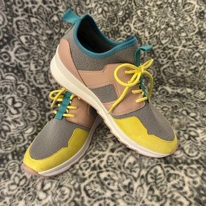 BRAND NWT GB Sneakers SZ 8 1/2